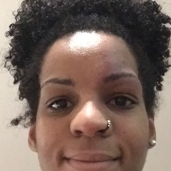 Meet your Posher, Karima - Picture 1 of 1